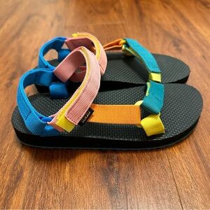 Teva Universal Colorful Kids Sandals Size 3 NWOT